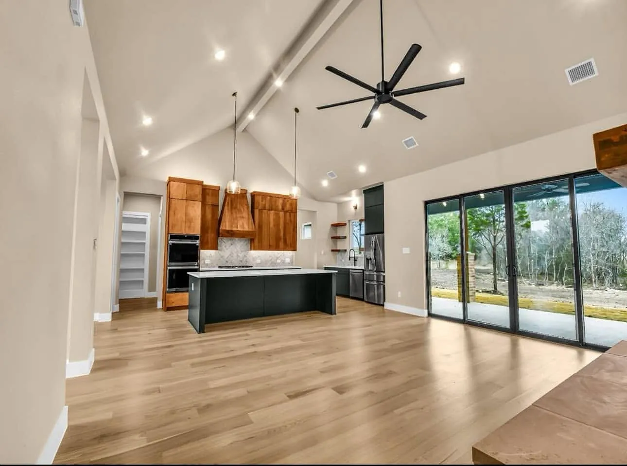 3 bed, 3009 sqft, $5,000 — Photo 4