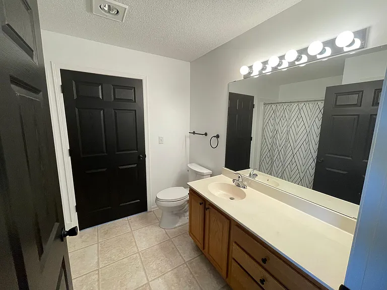 1364 Conservatory Ct — Photo 35