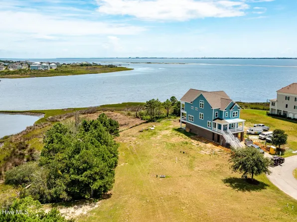 121 Greenhill Place, Newport, NC 28570