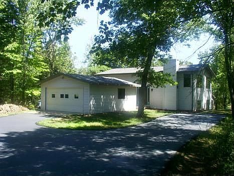 1st image of 1017 E Queens Way
