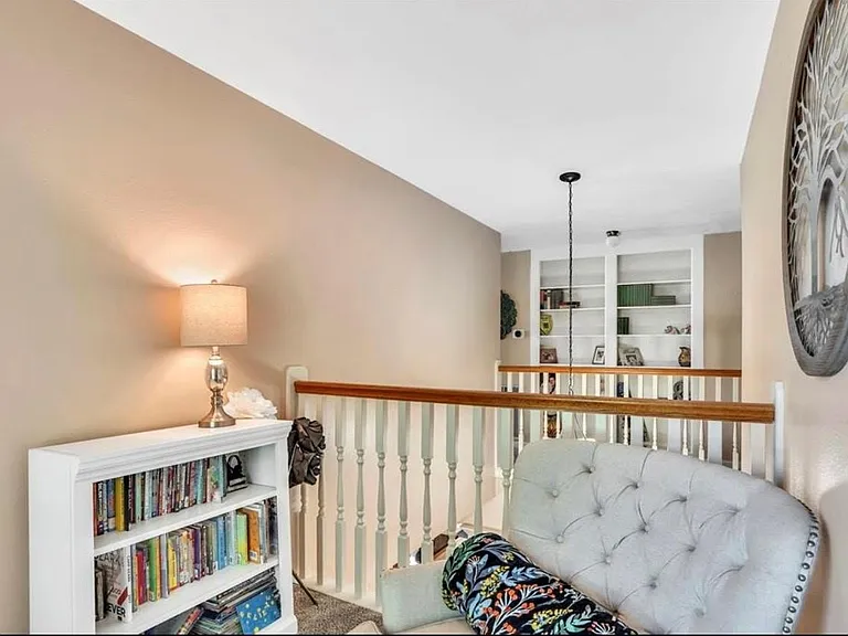 18214 Spruce Creek Dr — Photo 21