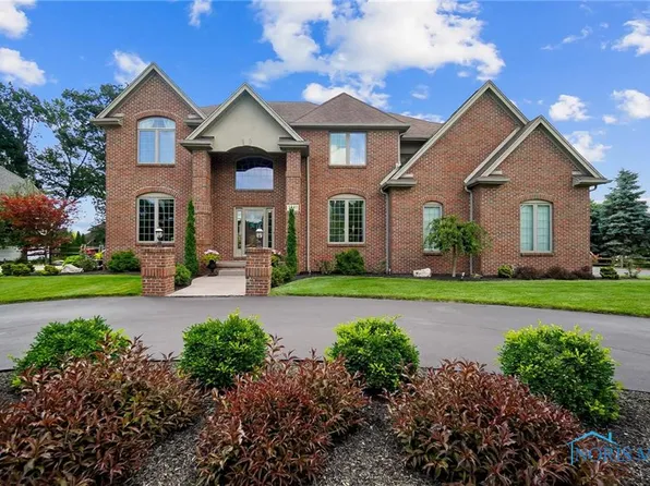 3449 Deer Creek Dr, Maumee, OH 43537