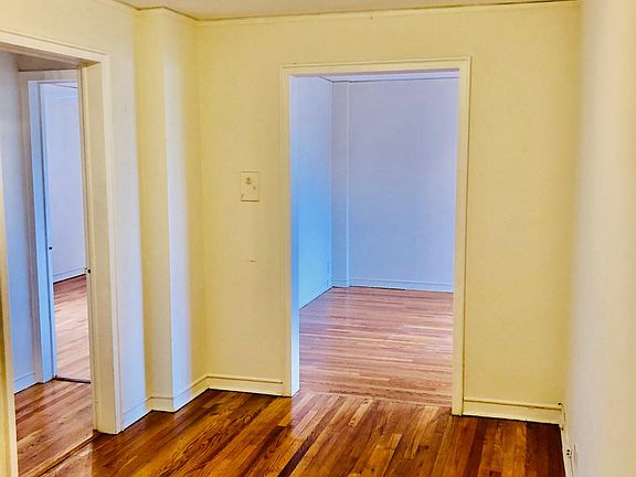 4th image of 48 Windle Park APT D2