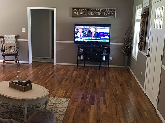4th image of 218 Mountain Lake Cir