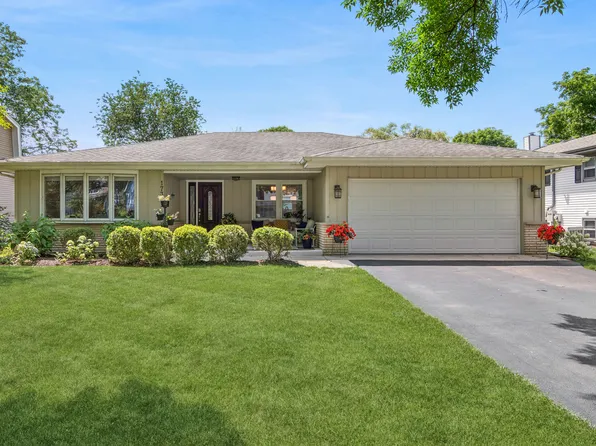 1737 Clyde Dr, Naperville, IL 60565