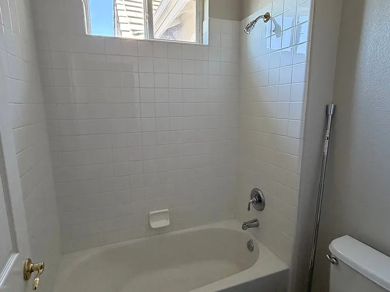 6408 Ivy Glen Way — Photo 8