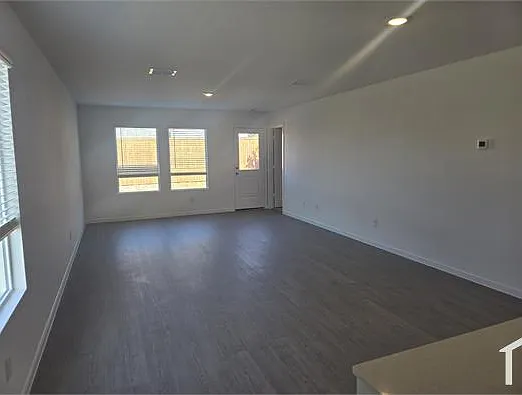 3101 Campeiro Ave — Photo 4