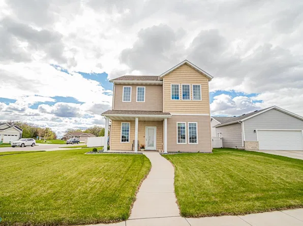 1306 6th St NW, West Fargo, ND 58078