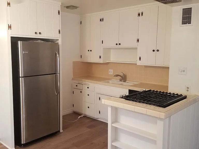 3325 Primera Ave #3 — Photo 8