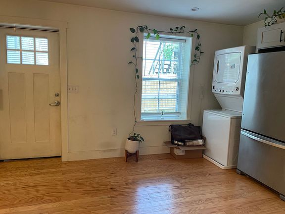 4th image of 449 W King St #1