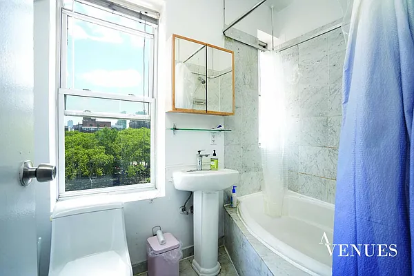 Rented by Avenues Real Estate | media 8