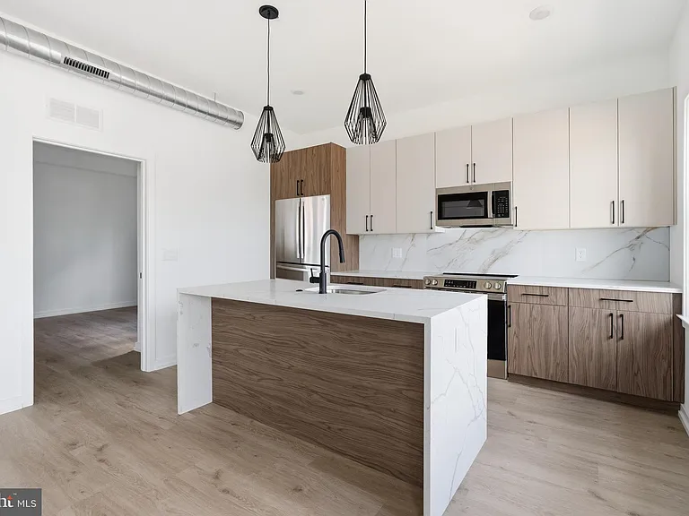 209 New St #6A — Photo 3