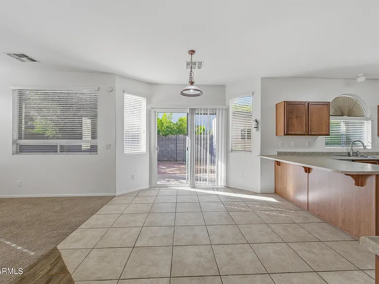 2524 S 89th Ln — Photo 12