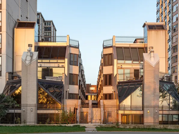 5747 N Sheridan Rd APT Gh, Chicago, IL 60660