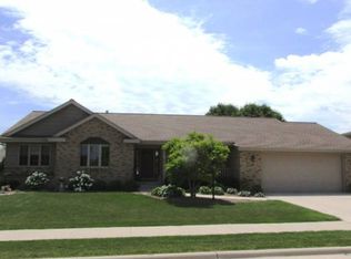 533 Ontario Ave, Oostburg, WI 53070