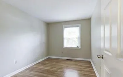 7740 Tiverton Dr — Photo 16