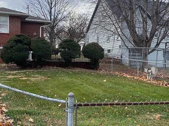 2nd image of 2421 Penn St