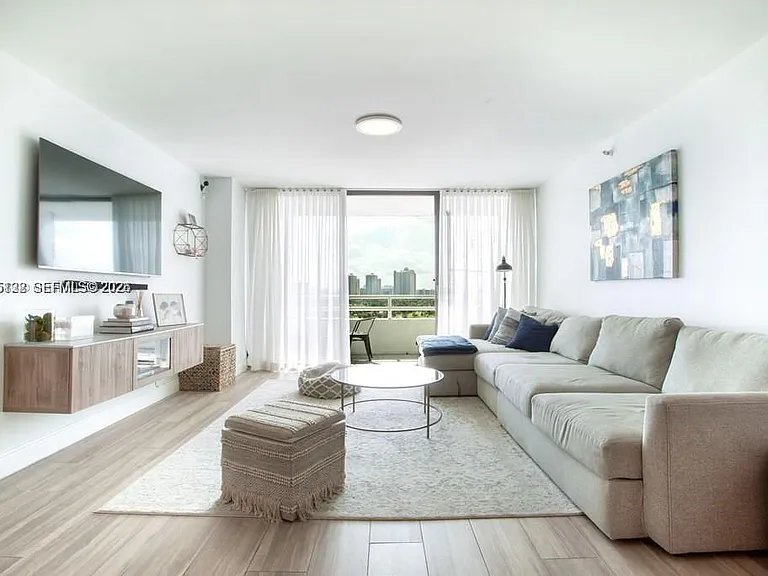 20225 NE 34th Ct #1016 — Photo 12
