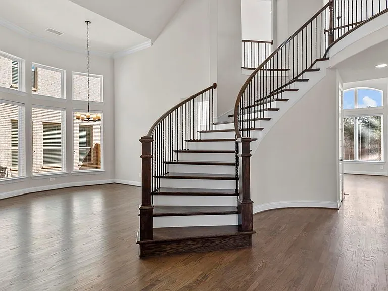15628 Yarberry Dr — Photo 3