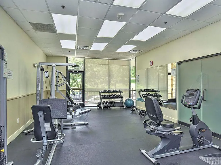2240 N Clay St #409 — Photo 9