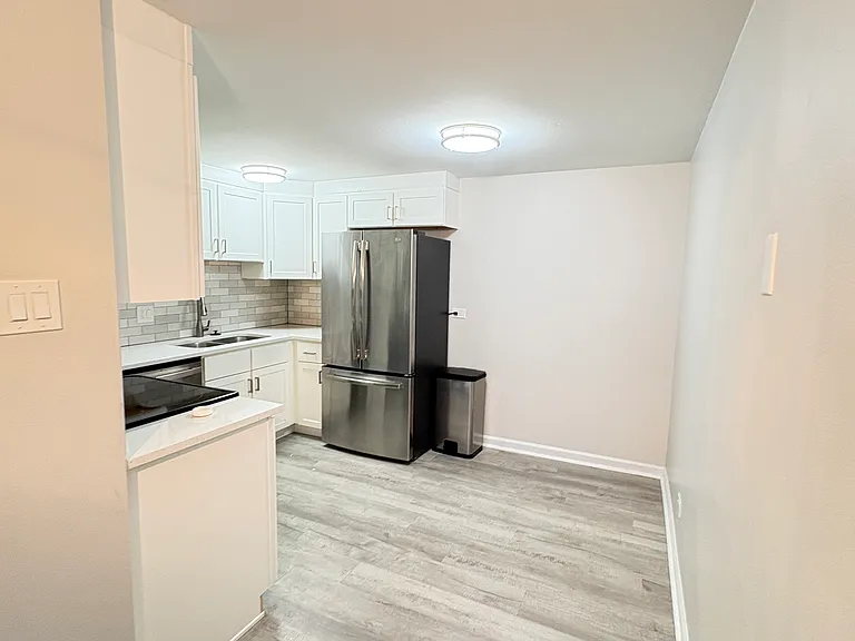 Kitchen & Dining