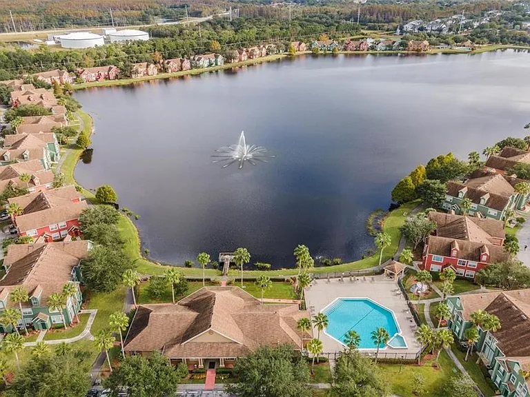 9156 Lake Chase Island Way #9156 — Photo 3