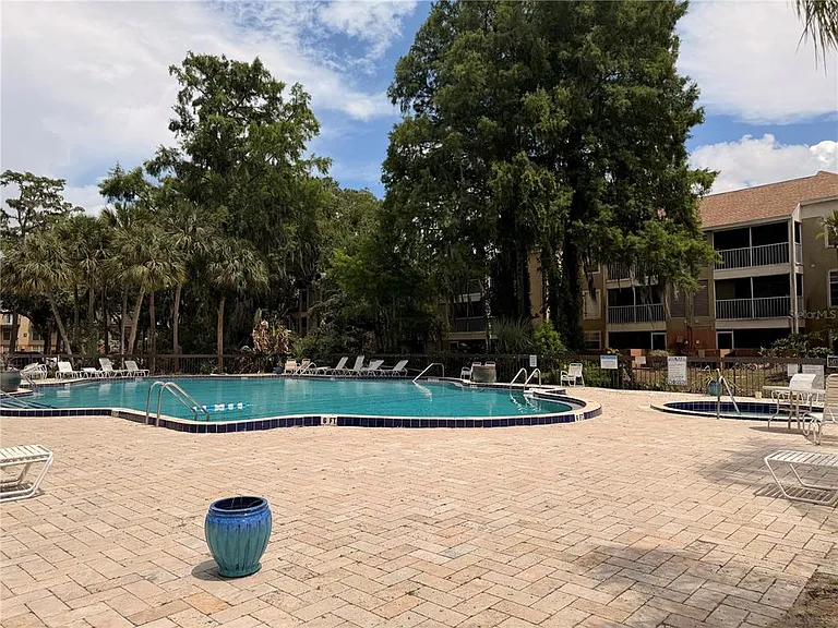 3956 Versailles Dr #3956B — Photo 16