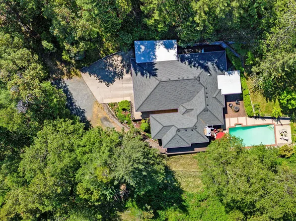 2145 Knowles Rd, Medford, OR 97501