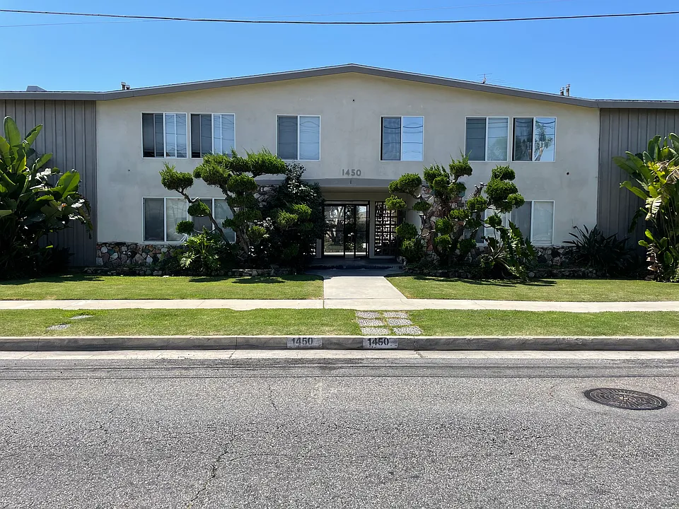 1450 Marine Ave #8