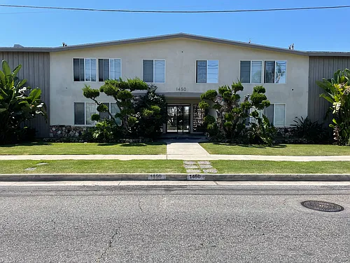 1450 Marine Ave #8 Photo 1