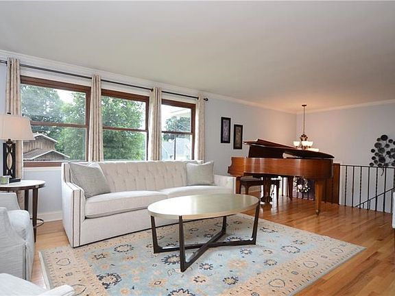 Large, Light and Bright Living room.