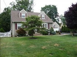 910 Poe Pl, South Plainfield, NJ 07080