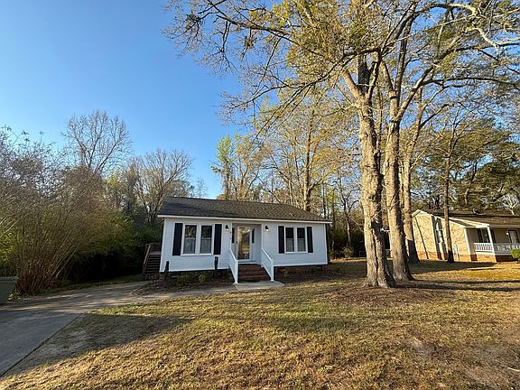 2nd image of 810 Marigold St