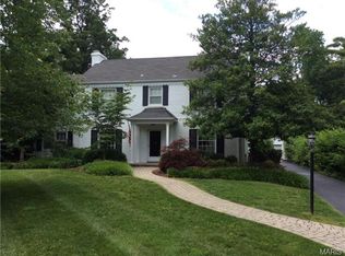 9 Warson Ter, Saint Louis, MO 63124