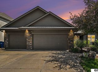 2003 S 198th St, Omaha, NE 68130