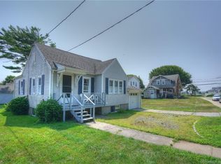 55 Sound Breeze Ave, Groton, CT 06340