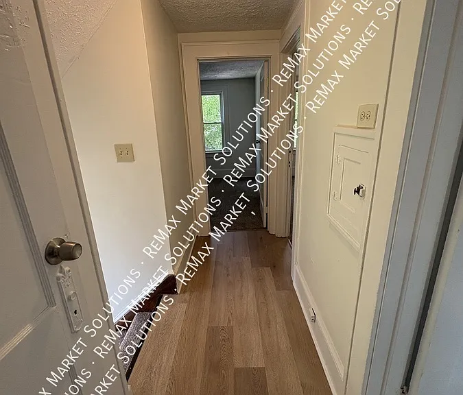 1343 Manchester Rd — Photo 7