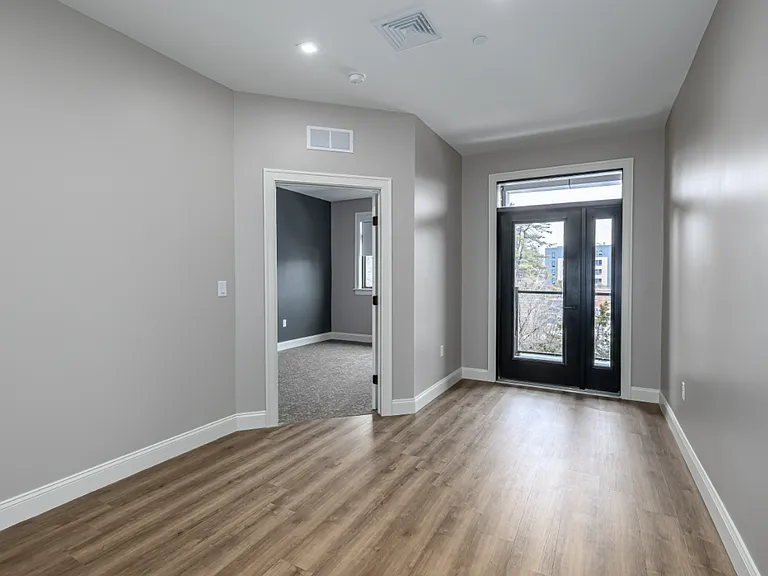 Byline Apartments — Photo 4