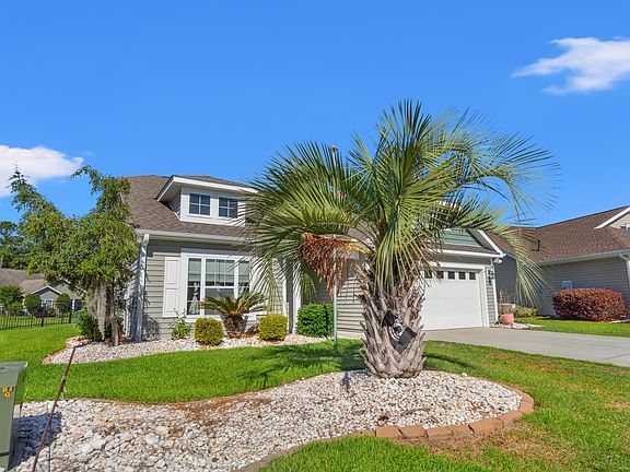5th image of 528 Cedar Lakes Dr.