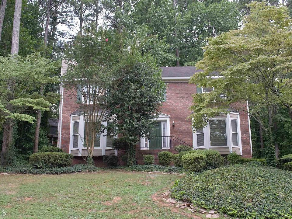 1st image of 2570 Oak Village Pl NE