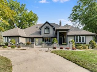 1313 NE Hilltop Dr, Blue Springs, MO 64014