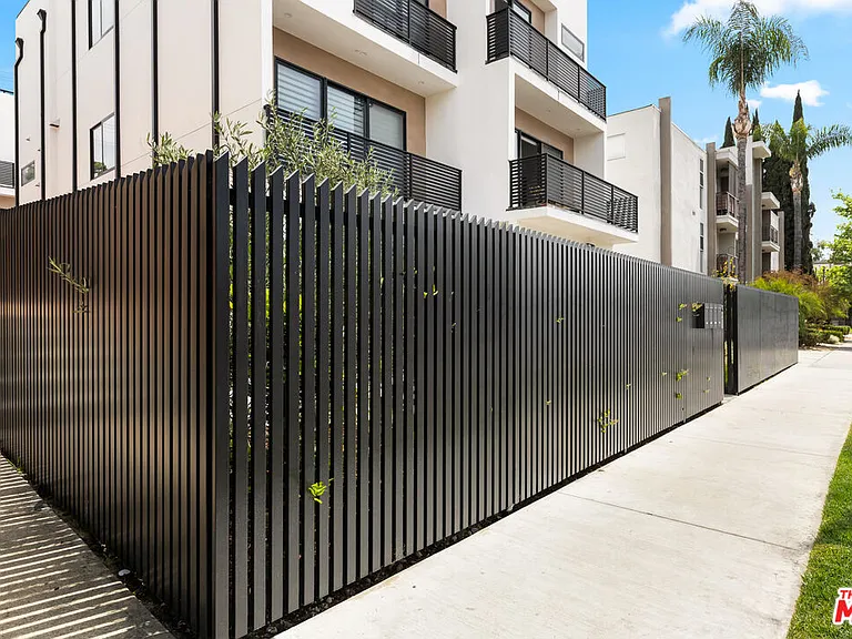 5118 Laurel Canyon Blvd — Photo 20