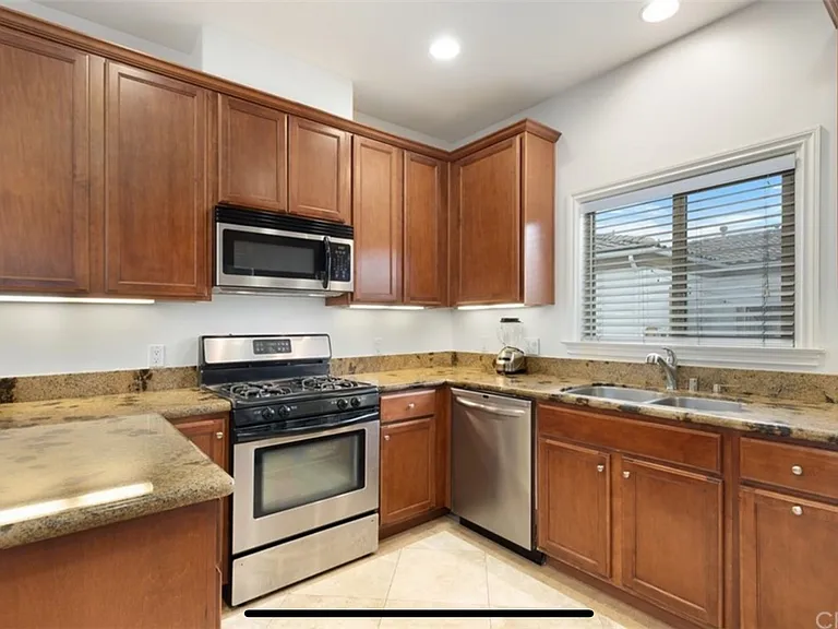 15612 Van Ness Ave #4 — Photo 4