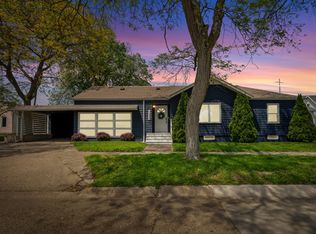 1223 Mohawk Ln, Saint Joseph, MI 49085