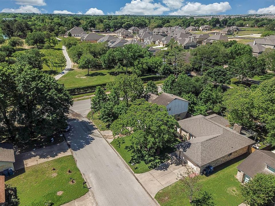 1st image of 2507 Village Oak Dr