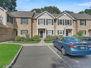 32 Weller Pl #214, Holmdel, NJ 07733