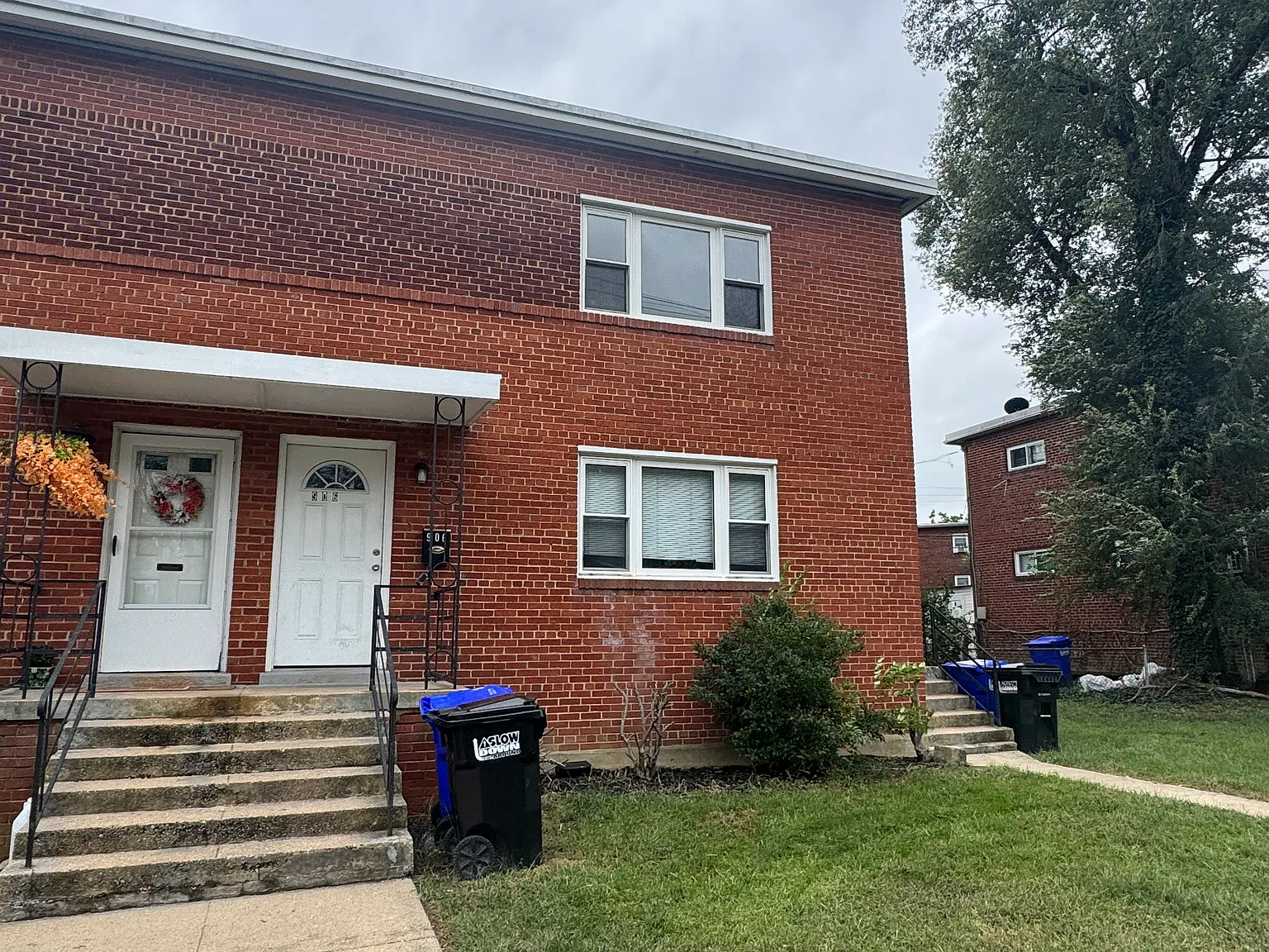 2 bed, 800 sqft, $1,600 — Photo 2