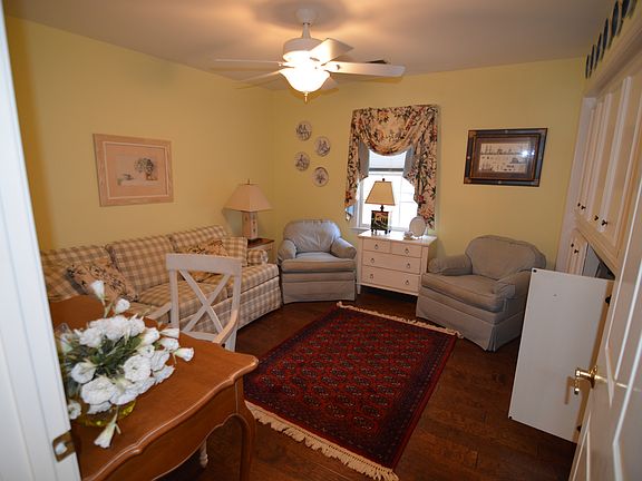 5th image of 408 Bradford Grn