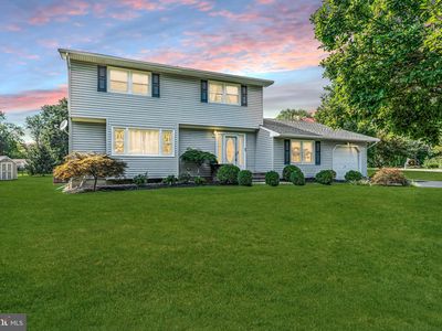 28 Woodland Dr, East Windsor, NJ, 08520