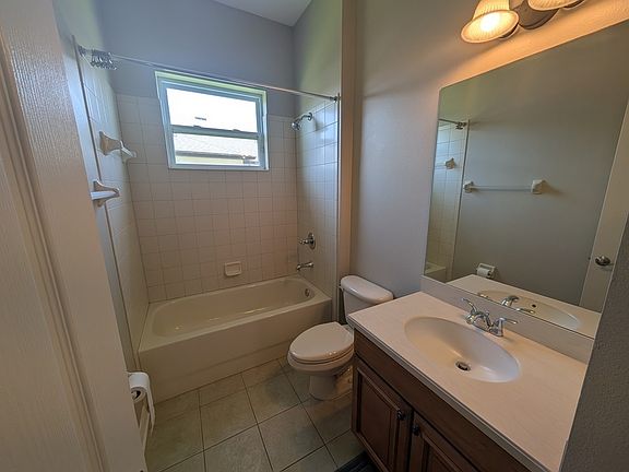 5th image of 7730 Crescent Palm Dr